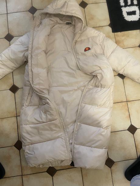 Ellesee dlha bunda, m