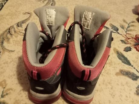 Pekné kvalitné topánky, 32