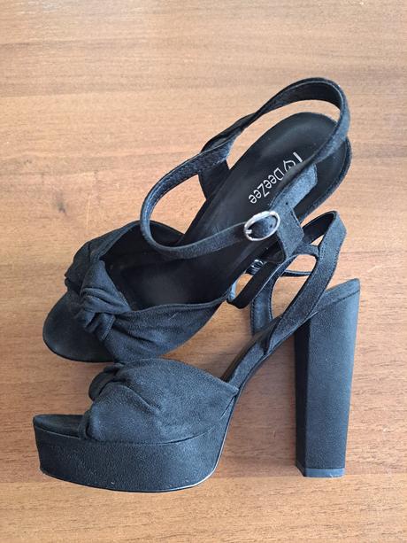 Sandale v.39 deezee, 39