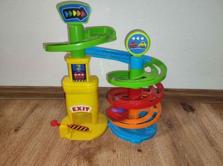 Hračky , prvá autodráha,