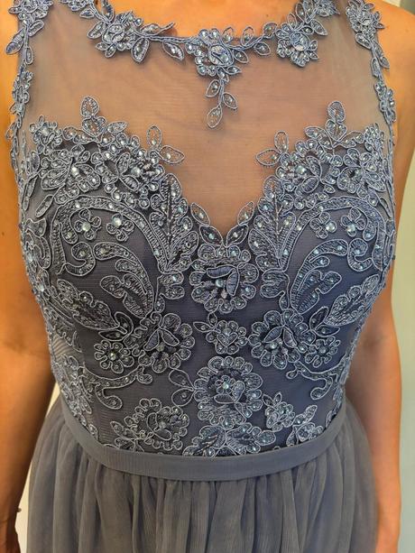 Spoločenské šaty, 38