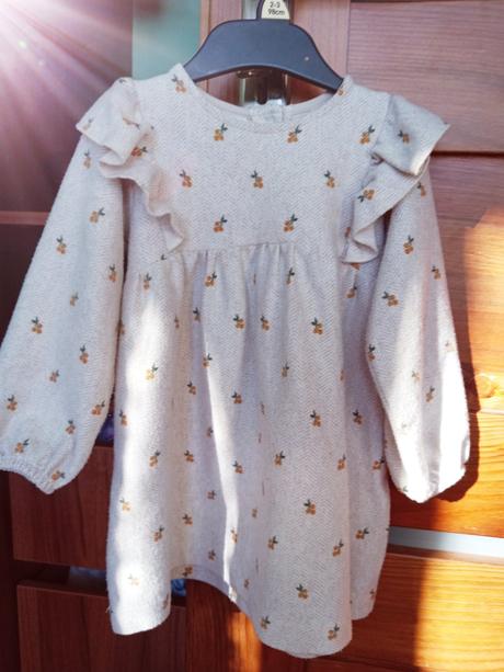 Dievčenské šaty, 92