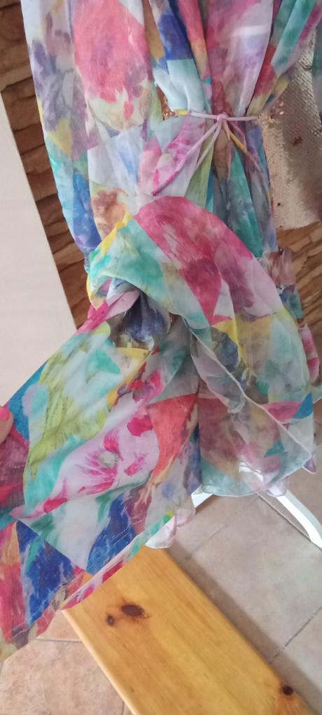 Luxusné farebné saty, 