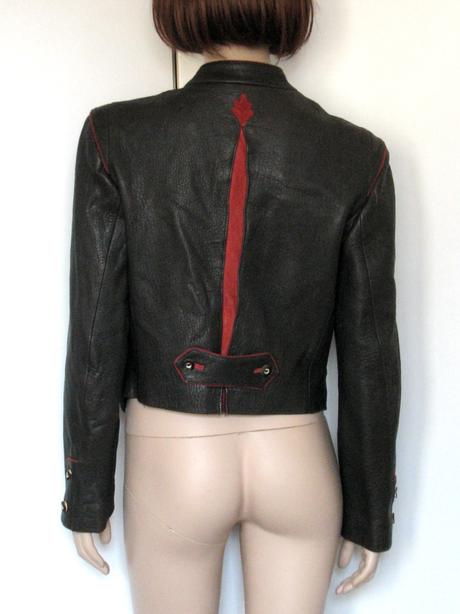 Hnedá kožená bunda s dubovými lístkami, m