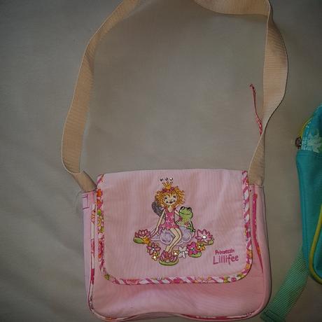 Kabelka s vilou lilou, 