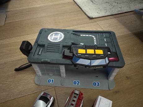 Garáž s autami a zvukmi, 