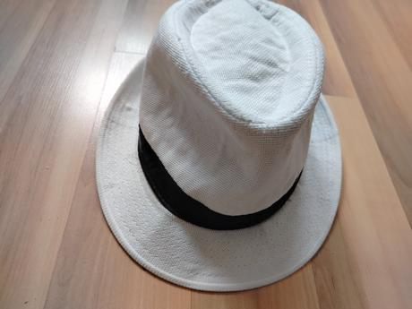 Letný klobúk, 58