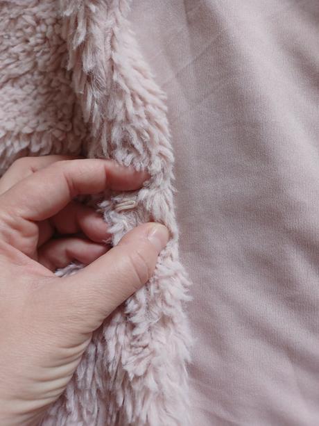 Chlpatý kabátik, h&m,38