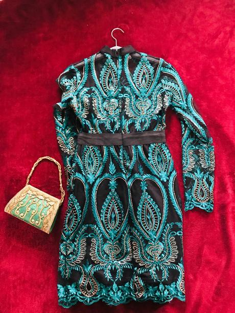 Prilezitostné saty extravagantné, xs