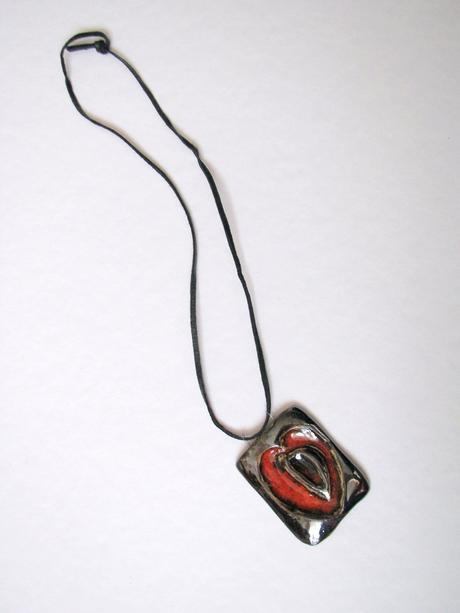 Keramický náhrdelník so srdiečkom, 