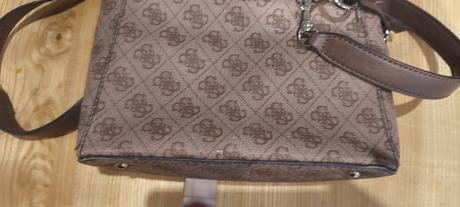 Kabelka guess, guess