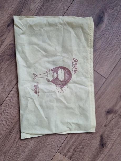 Bledoružová kabelka do ruky guess, guess