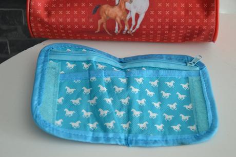 Puzdro a peňaženka koníky,