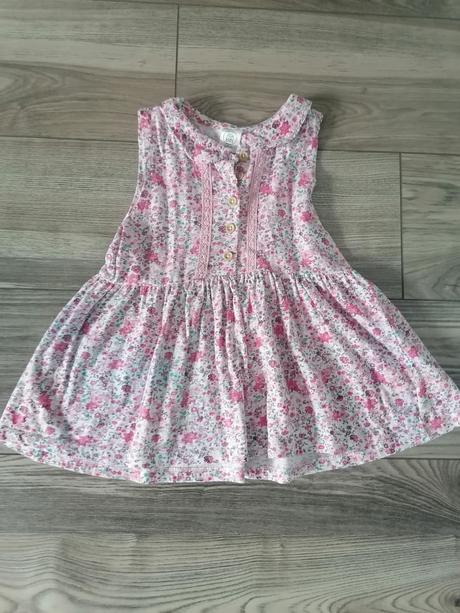 Dievčenské šaty, 128