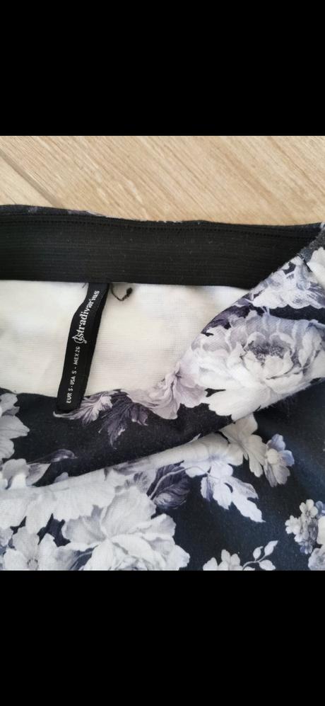 Sukňa úzka, stradivarius,s