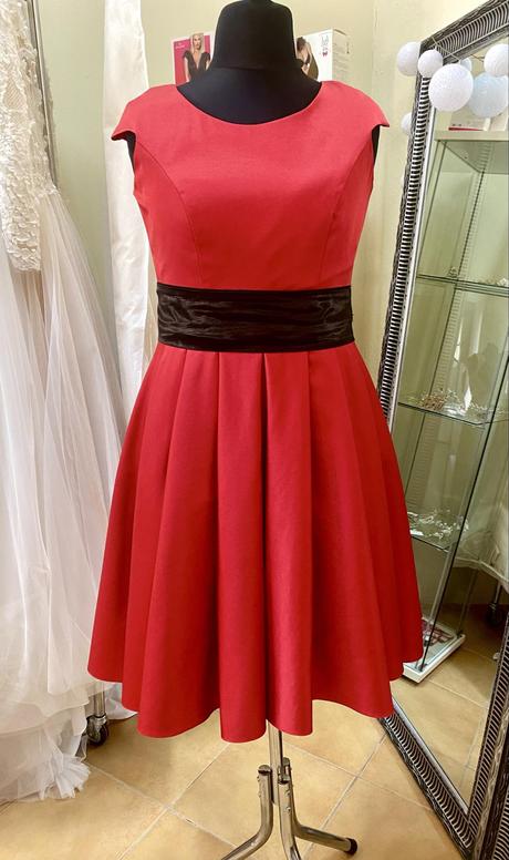 Spoločenské šaty vo veľkosti l/xl, l / xl