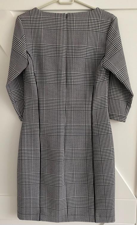 Krásne nadčasové šaty veľkosť č. 38, 38