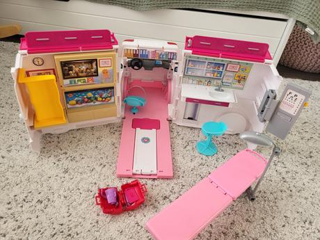 Barbie sanitka, 