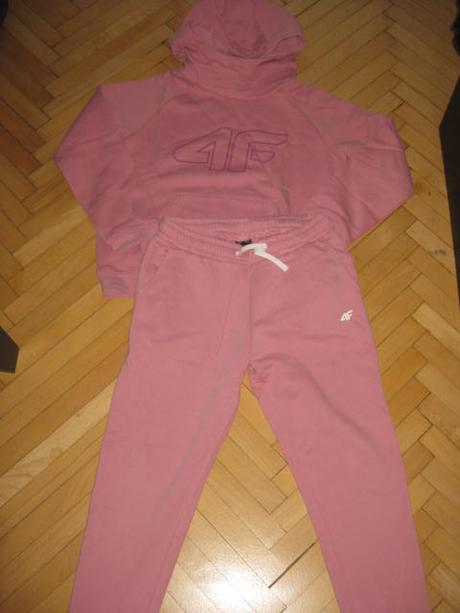 4f dievčenská tepláková súprava, 152