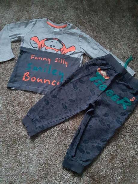 Tričko a tepláky, 92