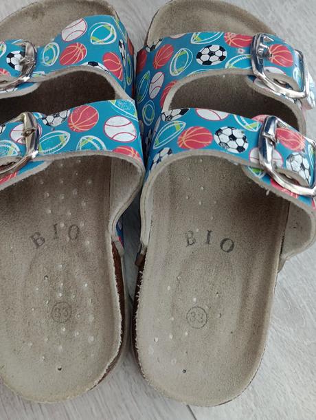 Futbalové šľapky, 33