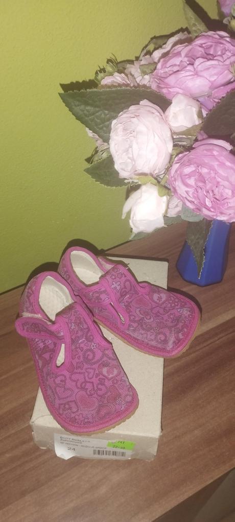 Beda papučky, beda,24