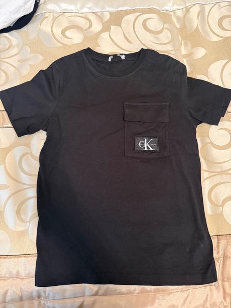 Tričko vrátane doporuč. poštovného, calvin klein,152