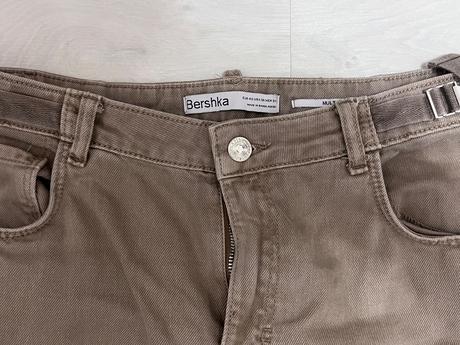 Bershka kapsače, bershka,40