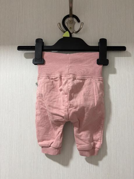 Dievčenské tepláky, 56