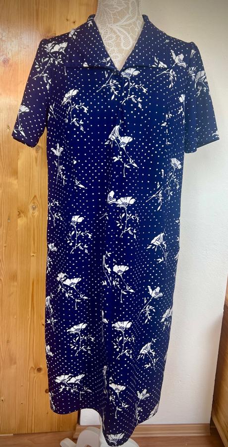 Modré šaty s kvetmi, 44, 44