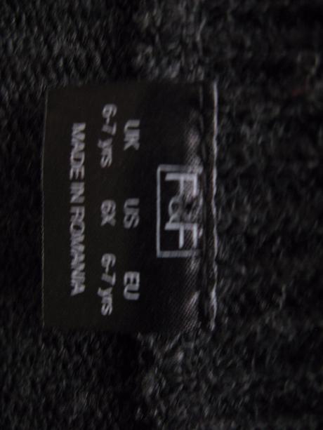 Čiernosivý svetrík, f&f,122