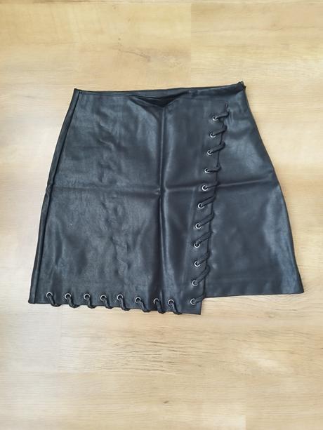 Kožená sukna, reserved,s