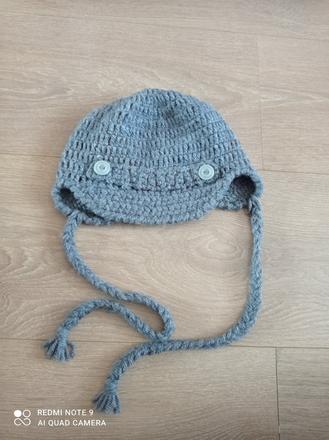 Čapica so šiltom, 80