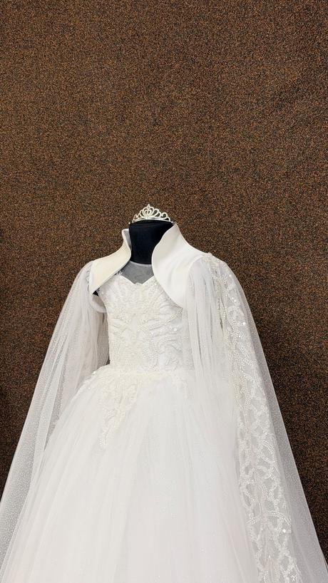 Šaty na prijímanie, 128 / 134