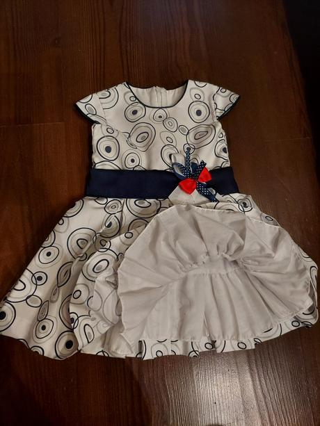 Šaty pre dievčatko, 92
