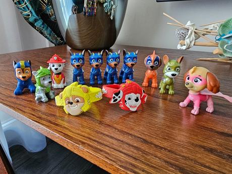 Labková patrola figúrky z jogurtov,