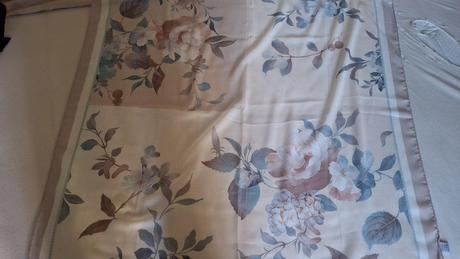 Kvetinová šatka s ružovým nádychom, 92