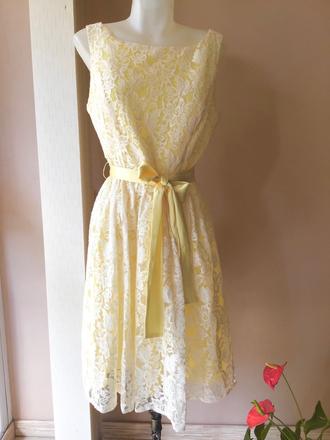 Krasne cipkovane saty jessica howard, m