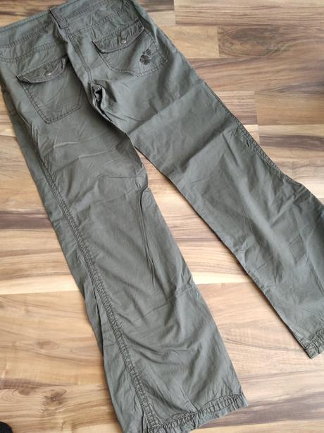 Športové nohavice, 38