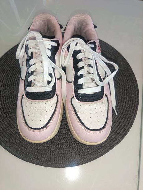 Hello kitty tenisky 39, bershka,39