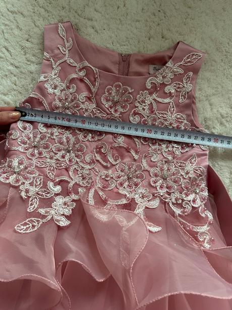 Elegantné šaty, 104