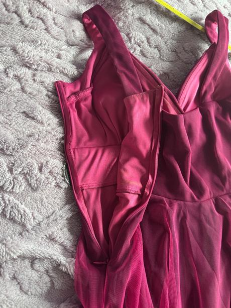 Spoločenské šaty na ples, 42