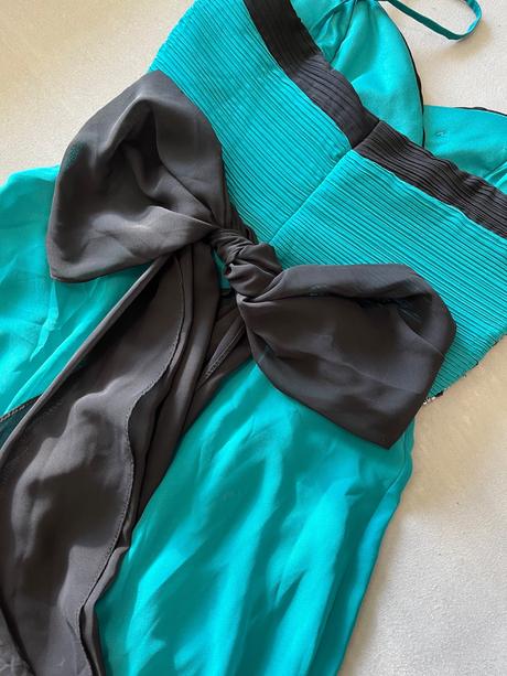 Spoločenské šaty, m