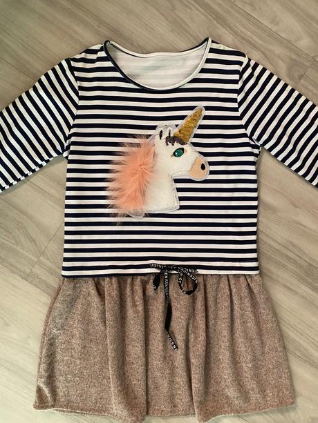 Šaty s jednorožcom, 164