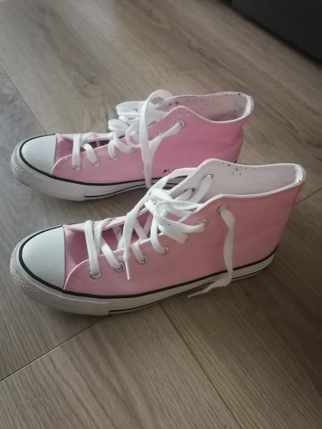 Členkové tenisky, 40