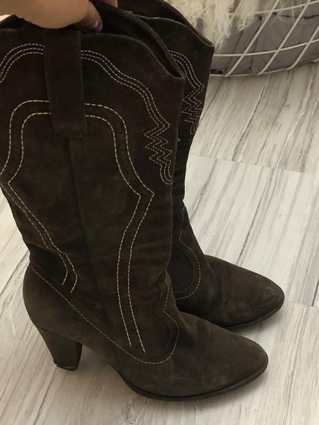 Semišove čižmy, 37