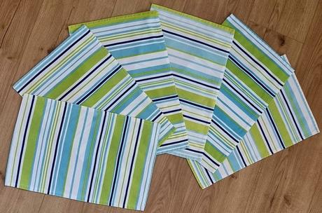 Obrus s prestieranim pre 6 osôb, 