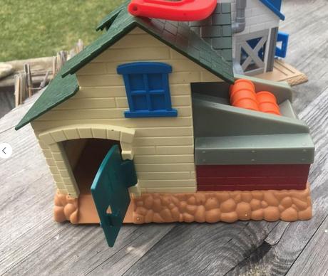 Vláčik thomas budovy,