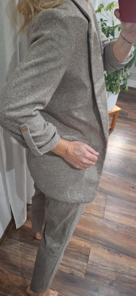 Komplet sako nohavice so zamykmi vel 36/38, reserved,m