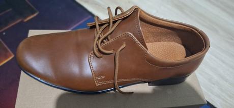 Slávnostné poltopánky, 35